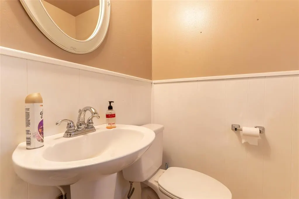 Photo 22 — 1300 Wells Avenue, Clinton, OK 73601