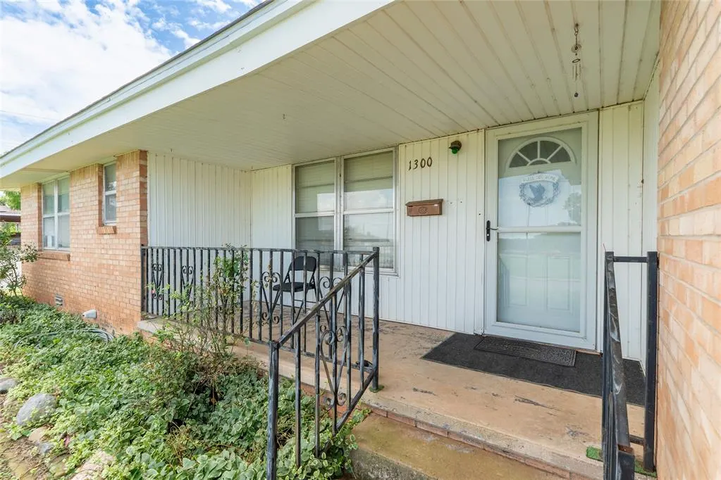 Photo 25 — 1300 Wells Avenue, Clinton, OK 73601