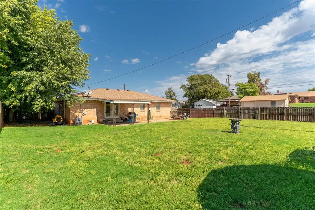 Photo 30 — 1300 Wells Avenue, Clinton, OK 73601