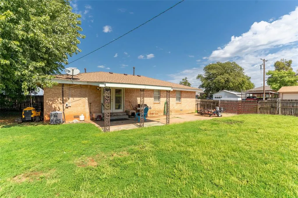 Photo 31 — 1300 Wells Avenue, Clinton, OK 73601