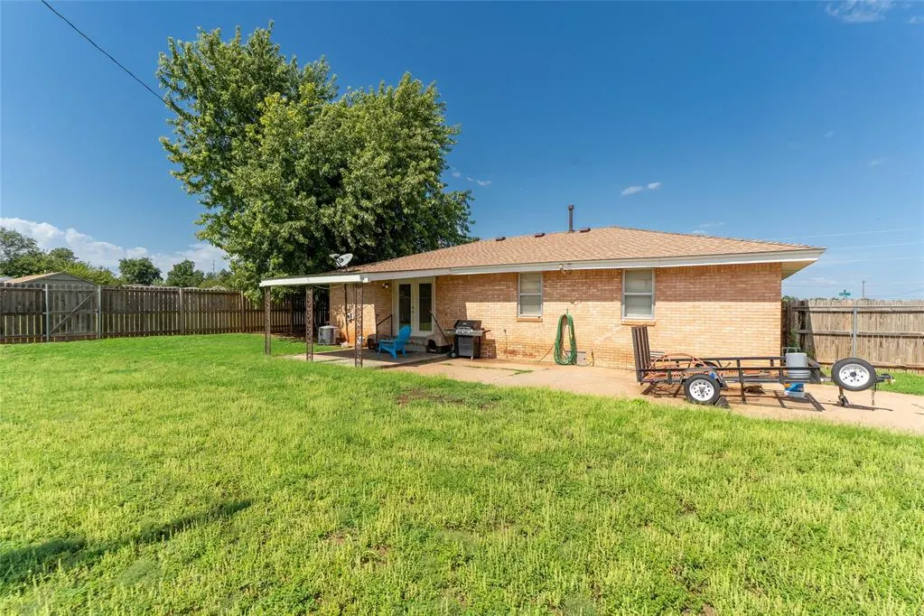 Photo 33 — 1300 Wells Avenue, Clinton, OK 73601