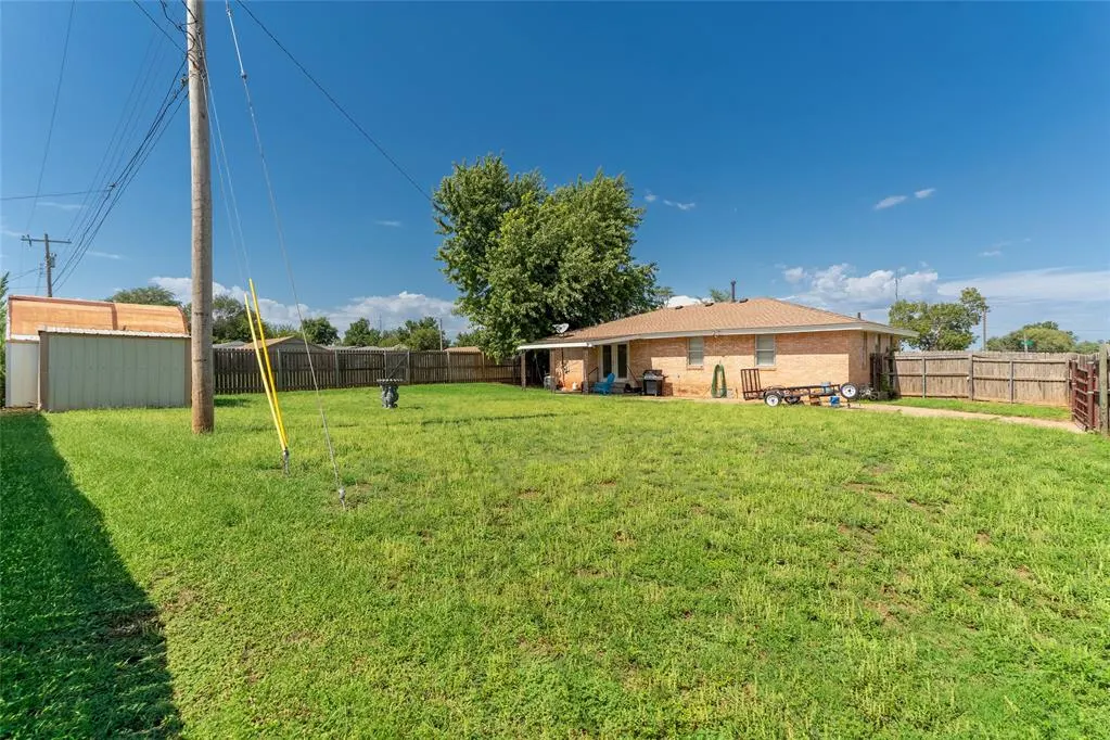 Photo 34 — 1300 Wells Avenue, Clinton, OK 73601