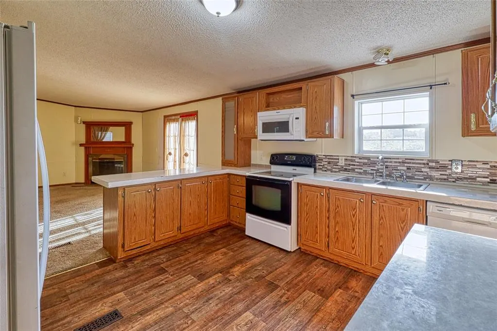 Photo 7 — 850 Pecan Lane, Eufaula, OK 74432