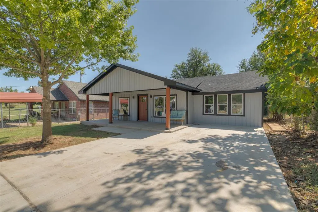 Photo 2 — 628 SE 38th Street, Oklahoma City, OK 73129