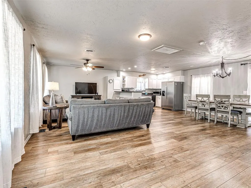 Photo 3 — 1809 Ketch Drive, Edmond, OK 73003