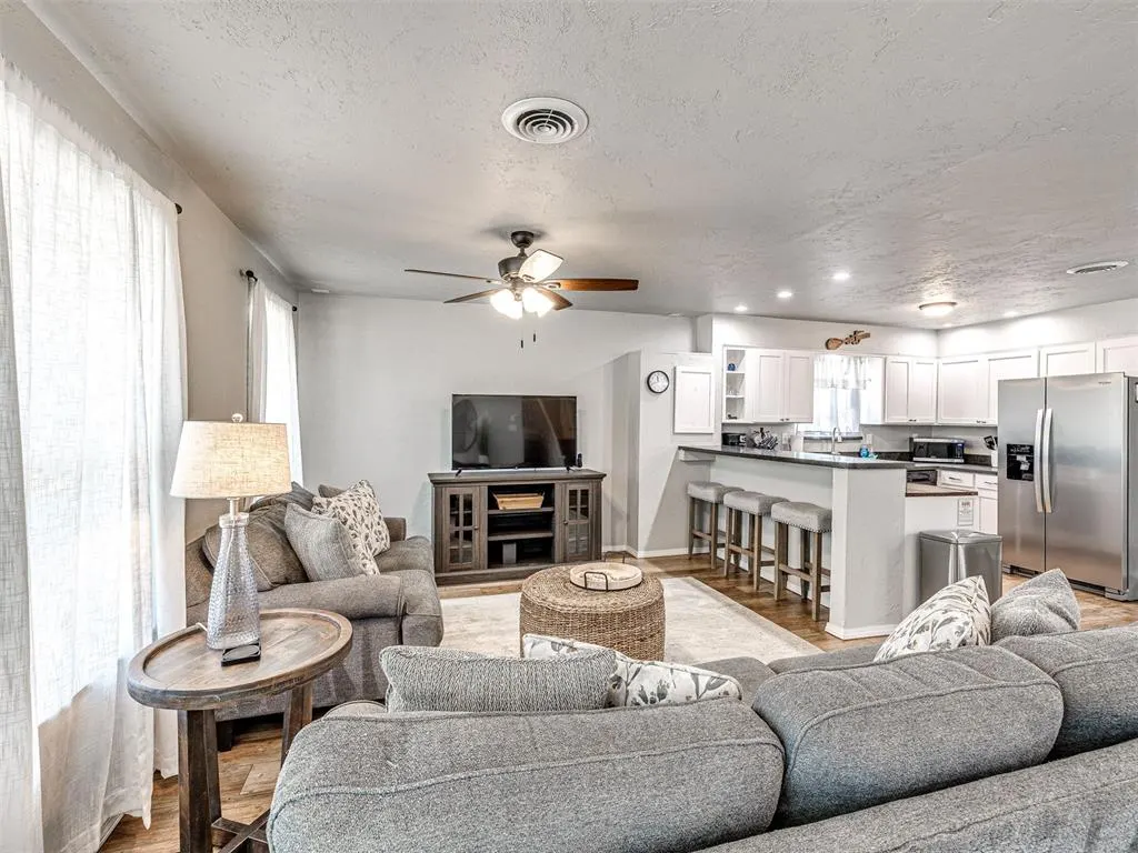 Photo 4 — 1809 Ketch Drive, Edmond, OK 73003