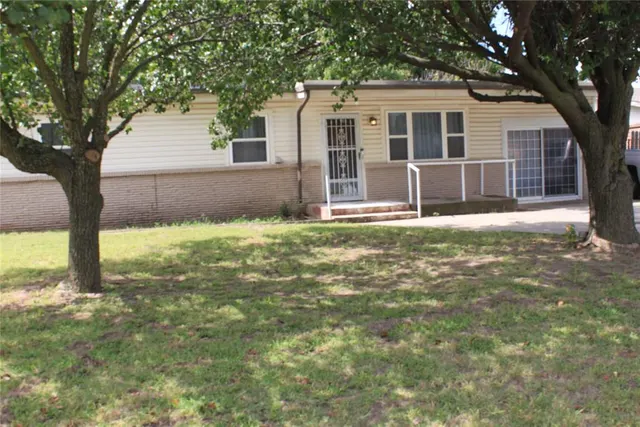 Photo 2 — 2317 N Redmond Avenue, Bethany, OK 73008