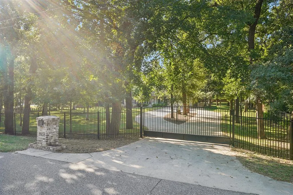 Photo 4 — 7818 NW 8th Street, Oklahoma City, OK 73127