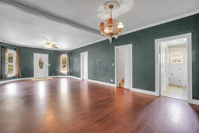 Photo 5 — 117 W 6TH Street, Cordell, OK 73632