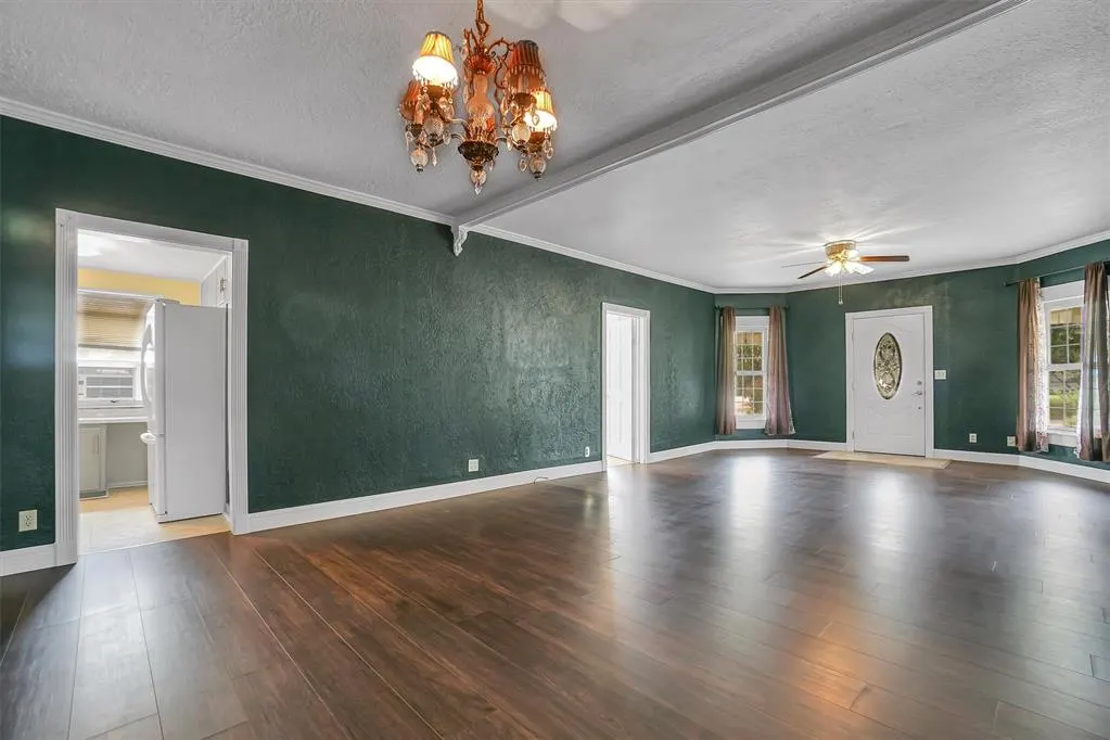 Photo 6 — 117 W 6TH Street, Cordell, OK 73632