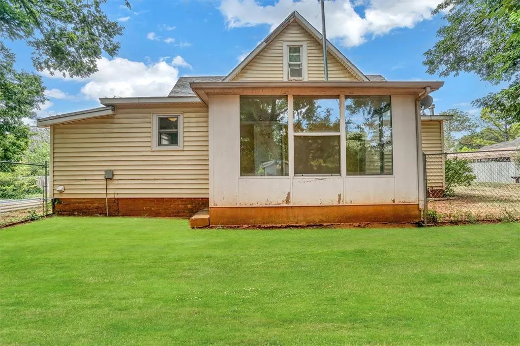 Photo 32 — 117 W 6TH Street, Cordell, OK 73632