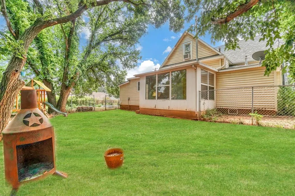 Photo 34 — 117 W 6TH Street, Cordell, OK 73632