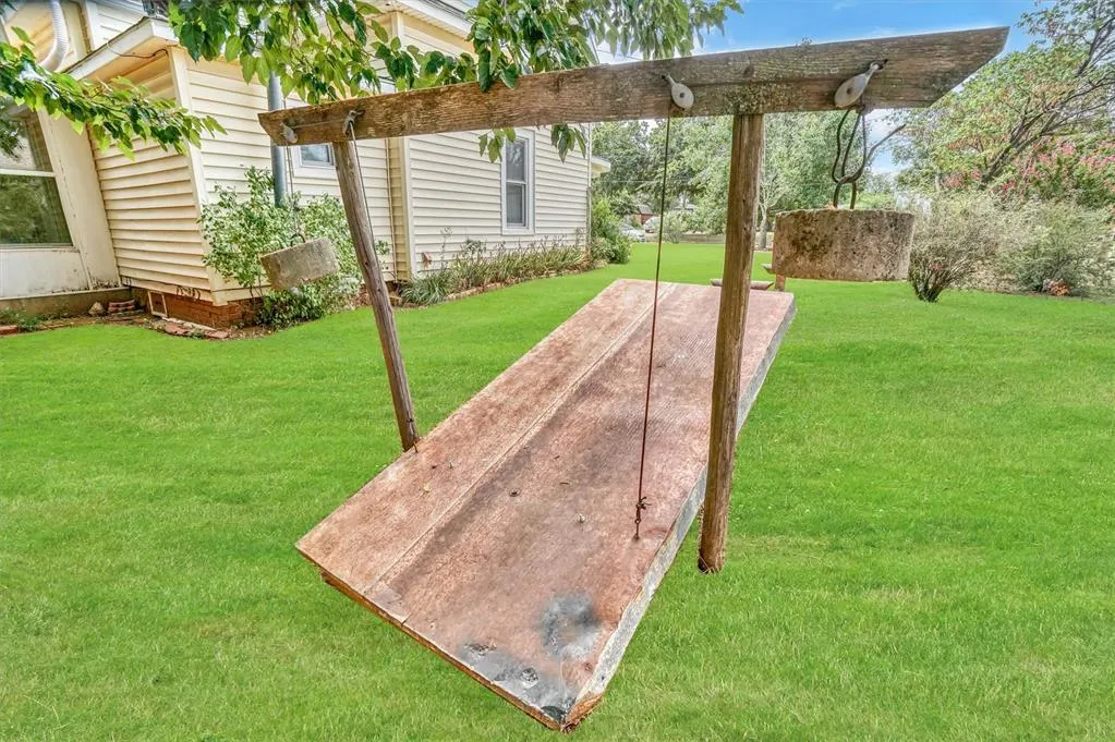 Photo 37 — 117 W 6TH Street, Cordell, OK 73632