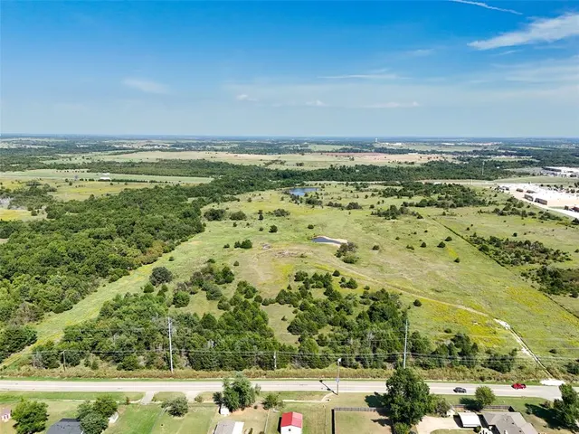 Photo 2 — 1000 W 45th Street, Shawnee, OK 74804