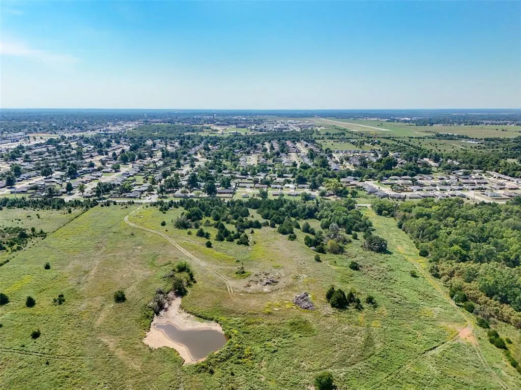 Photo 4 — 1000 W 45th Street, Shawnee, OK 74804