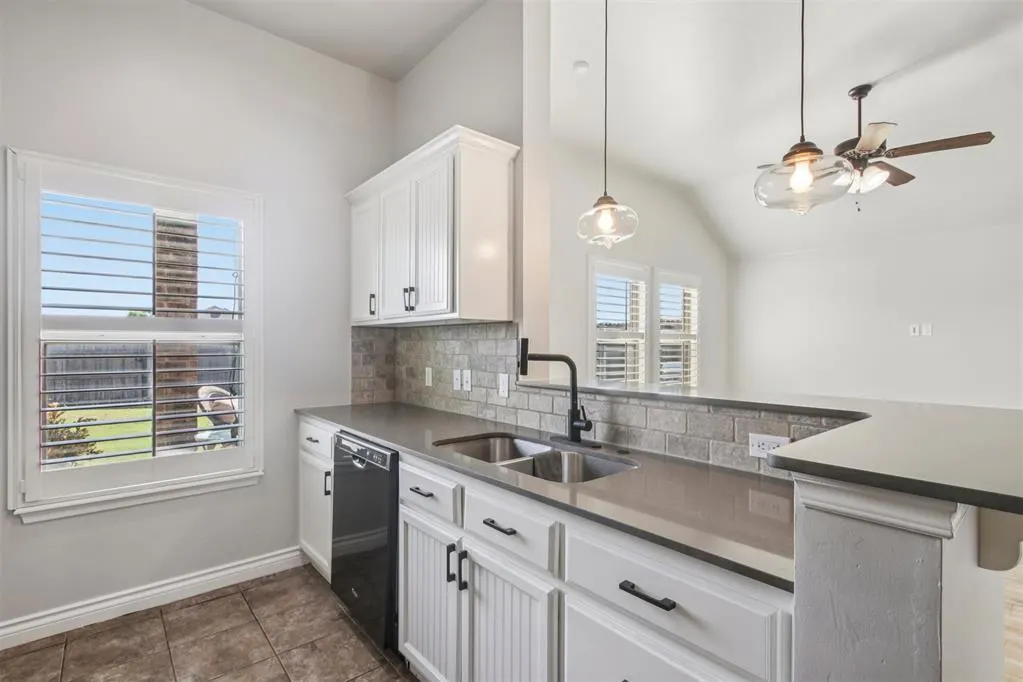 Photo 10 — 2820 Fountaingrass Road, Oklahoma City, OK 73128