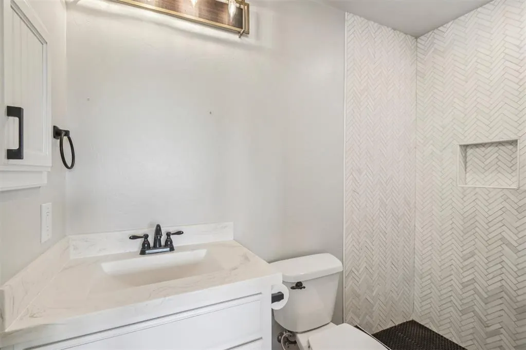 Photo 18 — 2820 Fountaingrass Road, Oklahoma City, OK 73128