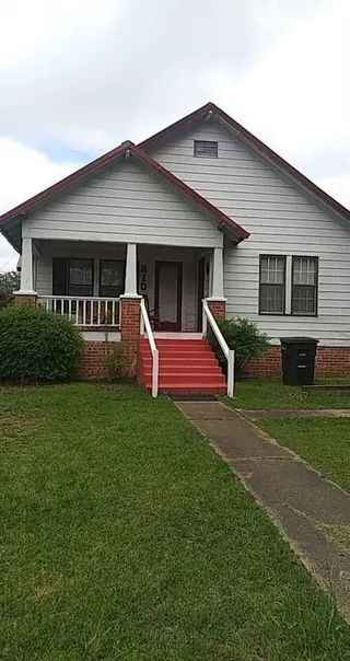 Sold home at 210 NE Allen Street