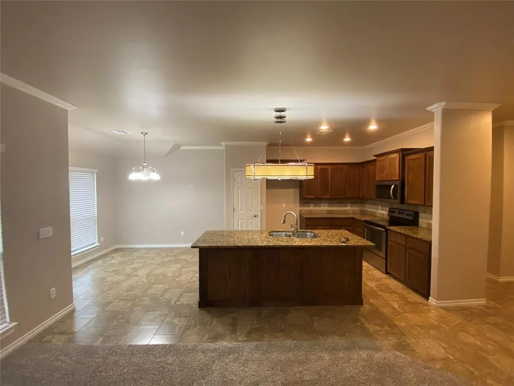 Photo 3 — 2217 Crooked Oak Drive, Shawnee, OK 74804