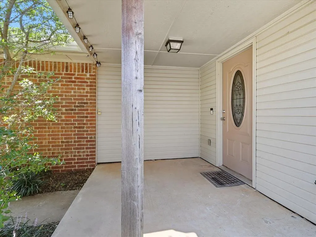 Photo 4 — 1701 Everglade Court, Oklahoma City, OK 73128