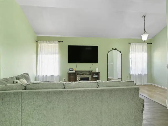 Photo 7 — 1701 Everglade Court, Oklahoma City, OK 73128