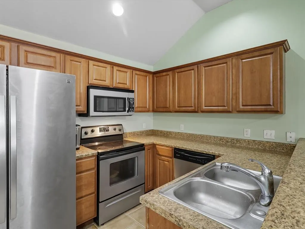 Photo 12 — 1701 Everglade Court, Oklahoma City, OK 73128