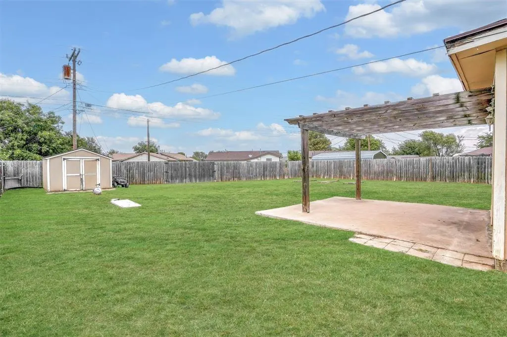 Photo 22 — 1229 E Ridgecrest Road, Altus, OK 73521