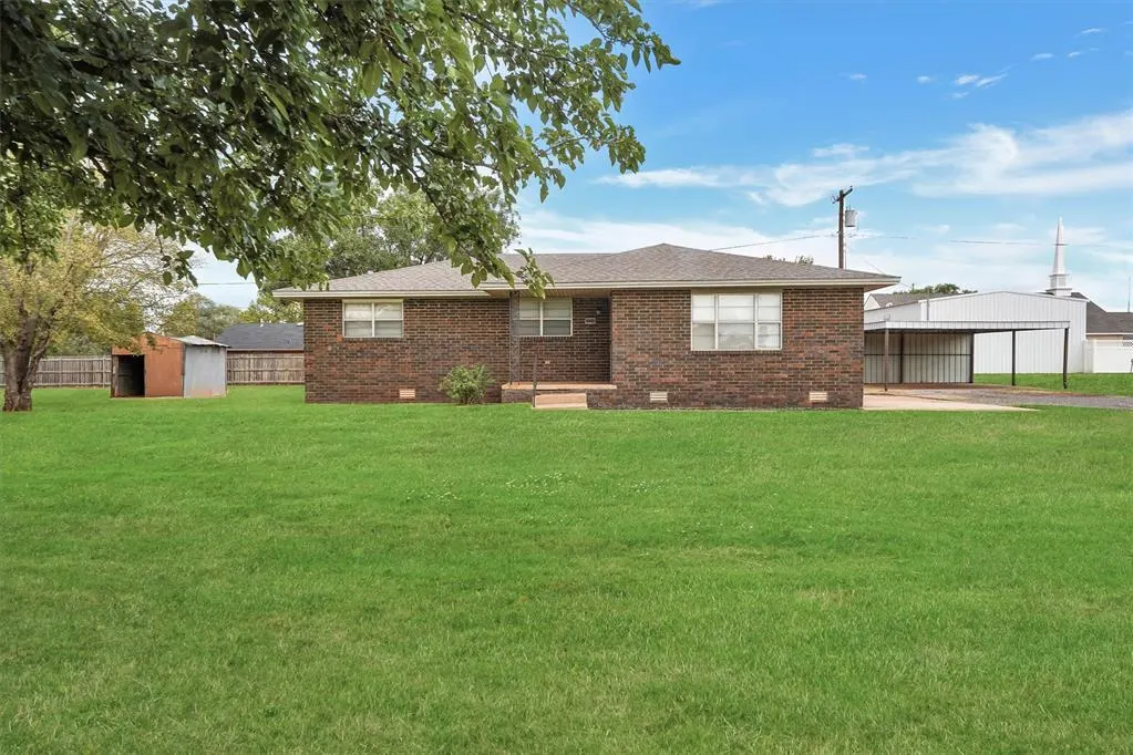 Front exterior — 1101 Smith Street, Hammon, OK 73650