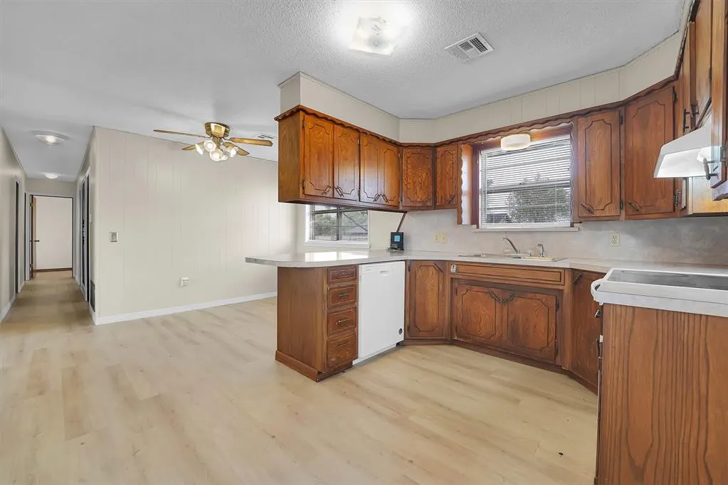 Photo 10 — 1101 Smith Street, Hammon, OK 73650