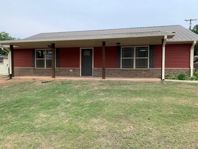 Front exterior — 414 S Price Avenue, Chandler, OK 74834