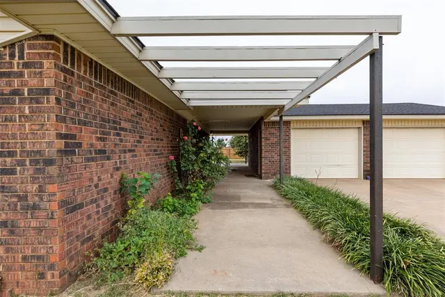 Photo 7 — 2402 S 15th Street, Kingfisher, OK 73750