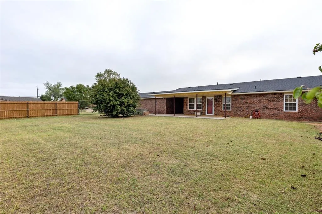 Photo 33 — 2402 S 15th Street, Kingfisher, OK 73750