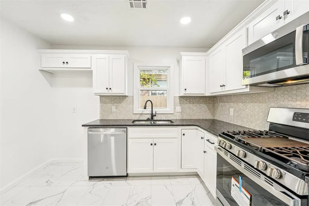 Photo 13 — 3136 NW 47th Street, Oklahoma City, OK 73112