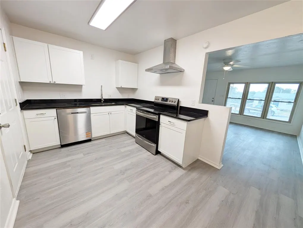 Photo 4 — 4225 NE 16th Terrace, Oklahoma City, OK 73121