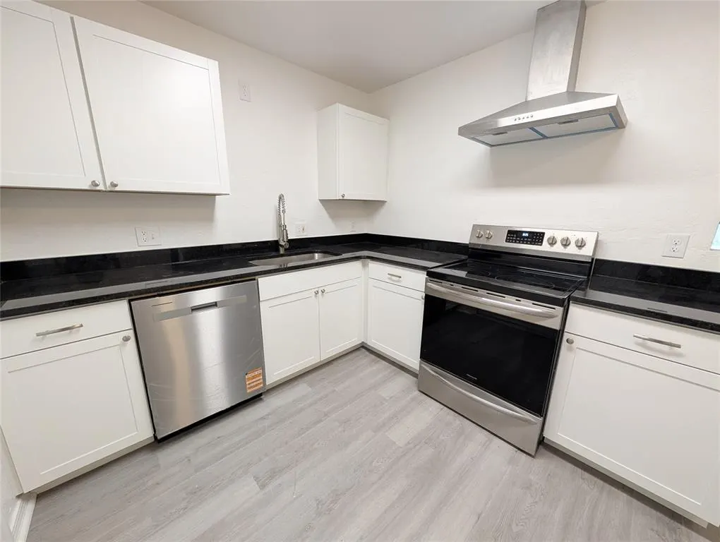 Photo 5 — 4225 NE 16th Terrace, Oklahoma City, OK 73121
