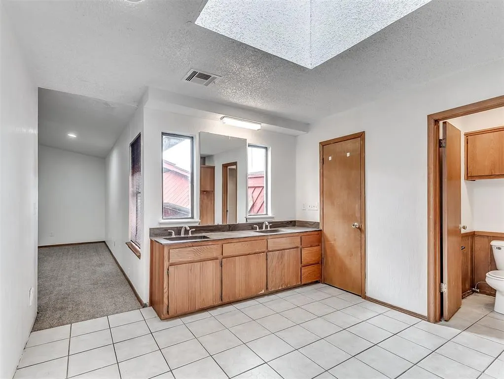Photo 12 — 7407 Kings Manor Court, Oklahoma City, OK 73132
