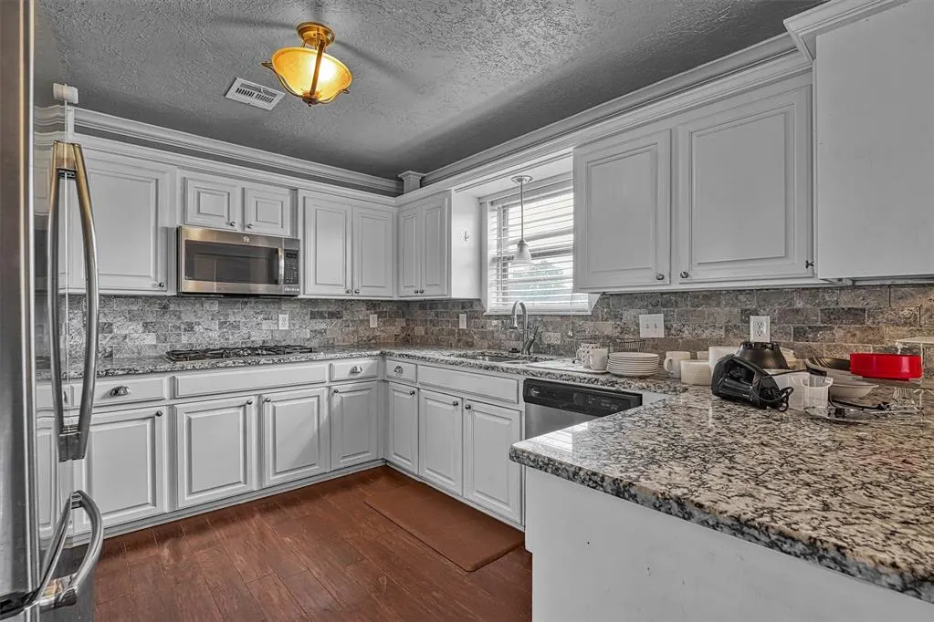 Photo 11 — 701 Hayes St Street, Altus, OK 73521