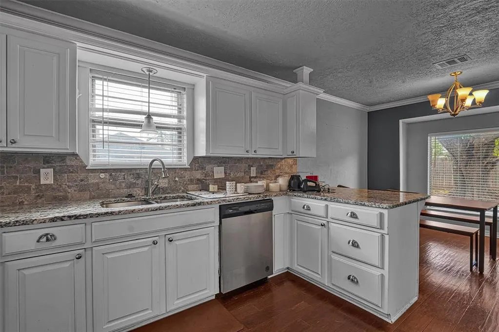 Photo 12 — 701 Hayes St Street, Altus, OK 73521