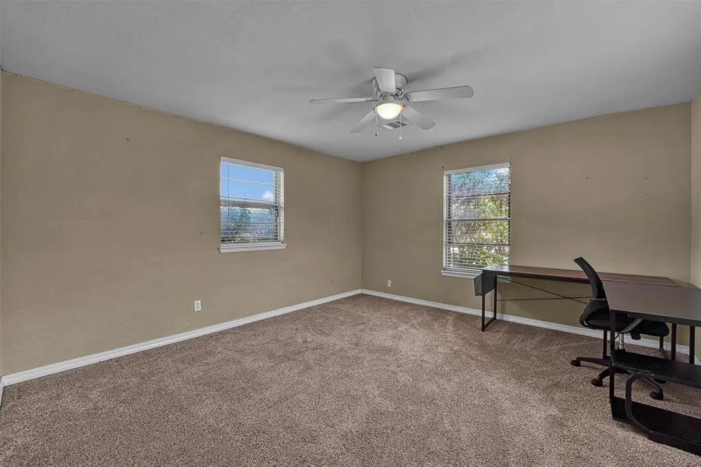 Photo 17 — 701 Hayes St Street, Altus, OK 73521