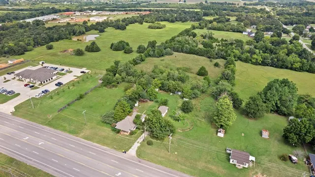 Photo 3 — 16943 NE 23rd Street, Choctaw, OK 73020