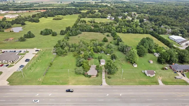 Photo 4 — 16943 NE 23rd Street, Choctaw, OK 73020