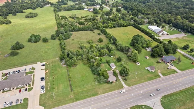 Photo 5 — 16943 NE 23rd Street, Choctaw, OK 73020
