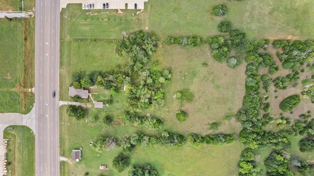 Photo 6 — 16943 NE 23rd Street, Choctaw, OK 73020