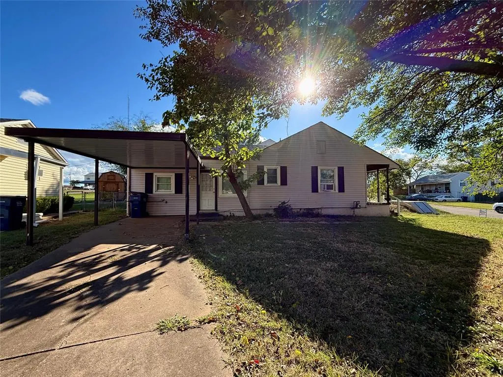 Photo 3 — 608 Roosevelt Street, Seminole, OK 74868