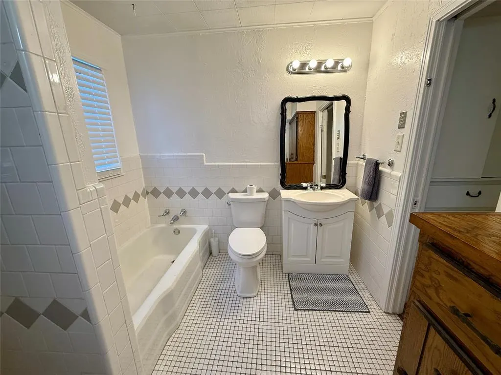 Photo 31 — 608 Roosevelt Street, Seminole, OK 74868