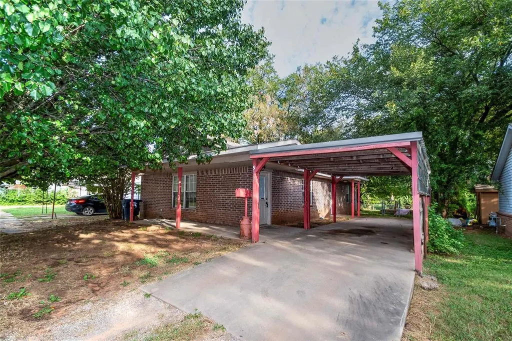 Photo 2 — 511 W 5th Street, Stroud, OK 74079