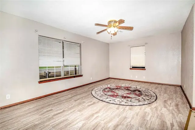 Photo 4 — 511 W 5th Street, Stroud, OK 74079