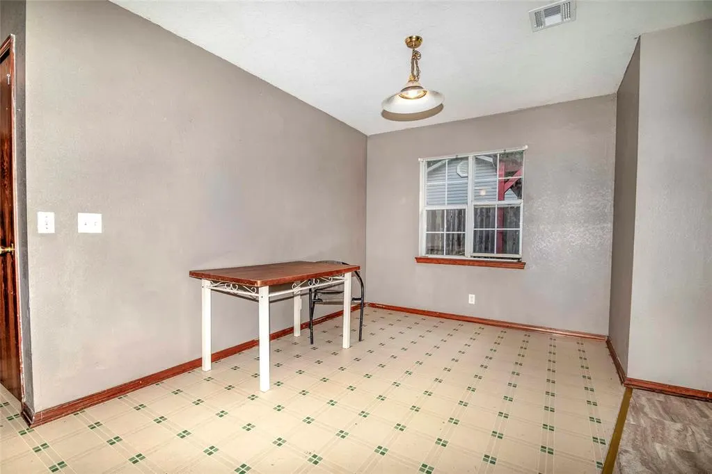 Photo 6 — 511 W 5th Street, Stroud, OK 74079