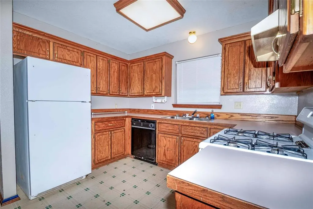 Photo 8 — 511 W 5th Street, Stroud, OK 74079