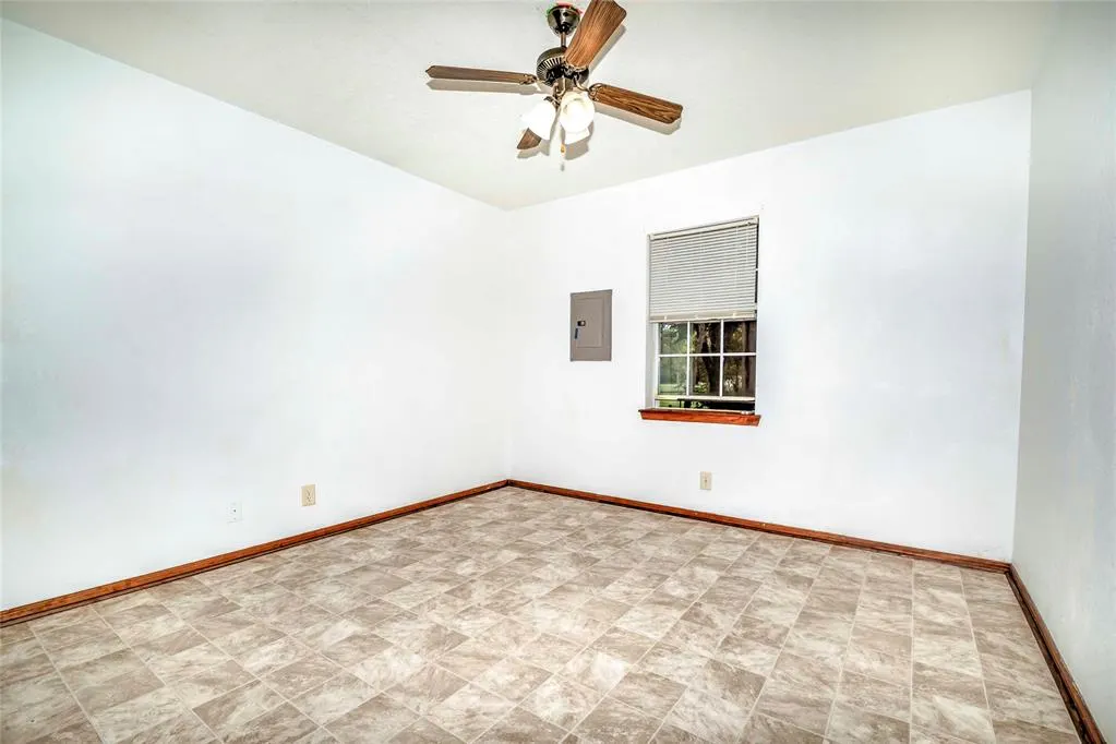 Photo 11 — 511 W 5th Street, Stroud, OK 74079